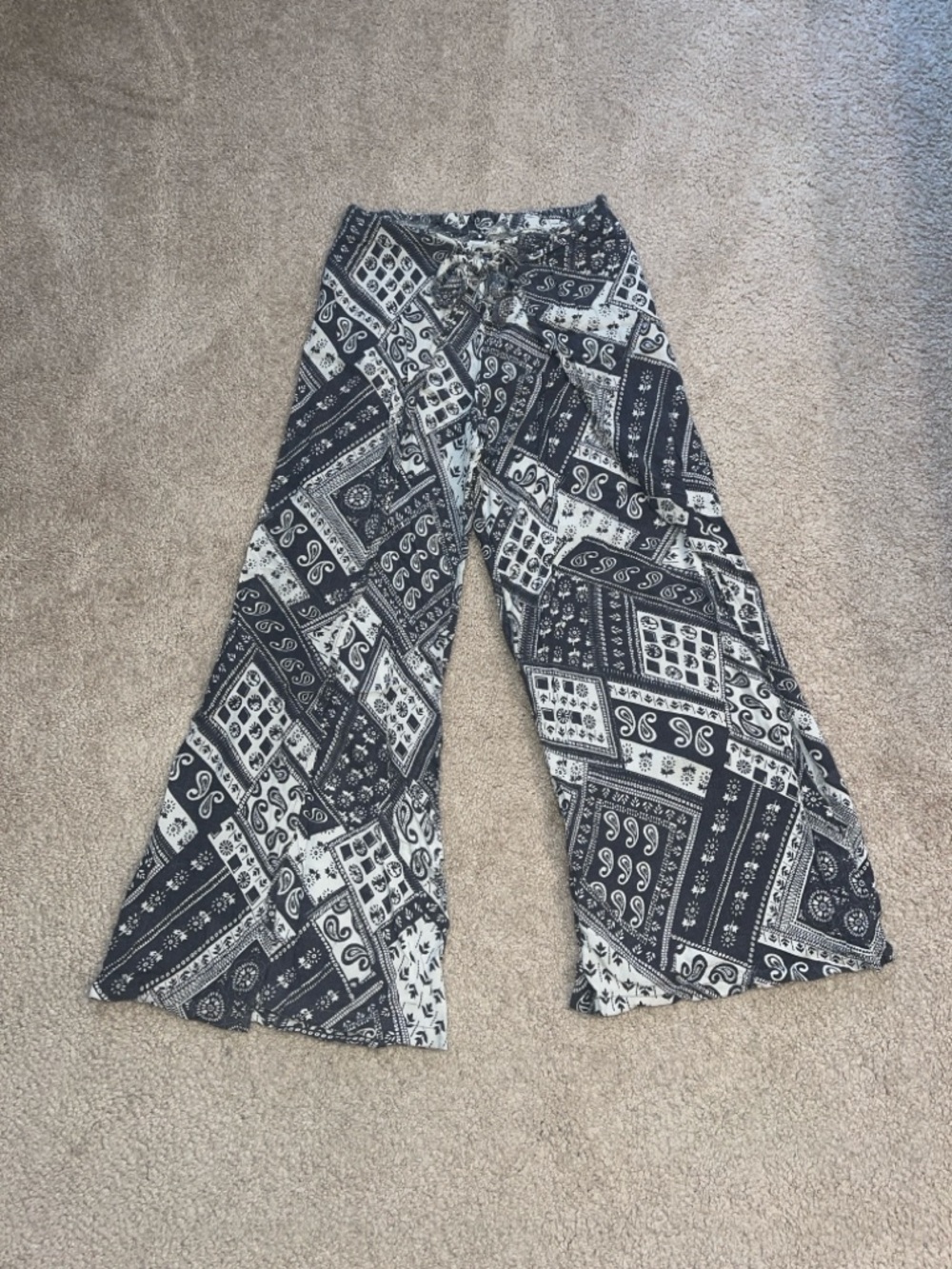 No Boundaries Printed Casual Pants